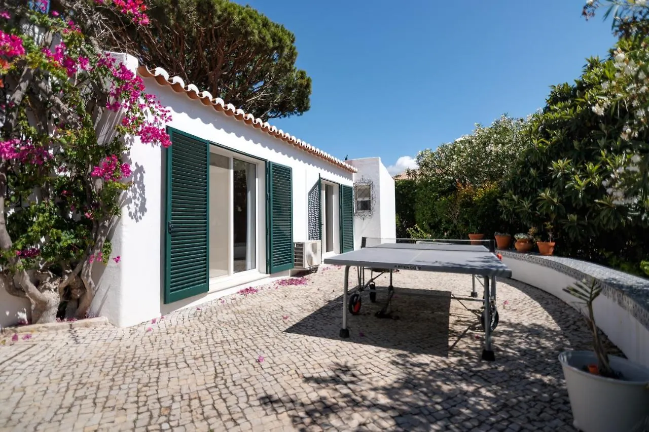 Traditional 3 Bedroom Villa With Great Pool In The Heart Of Vale Do Lobo Portugal