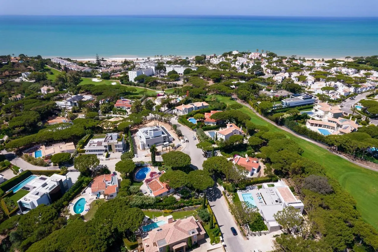 Traditional 3 Bedroom Villa With Great Pool In The Heart Of Vale Do Lobo Portugal